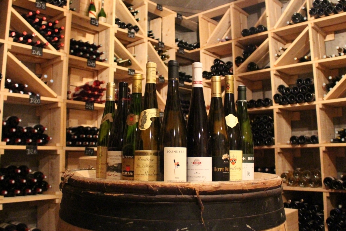 Wine service selected from the prestigious Les Bas Rupts restaurant wine cellar, sharing a moment with the guests